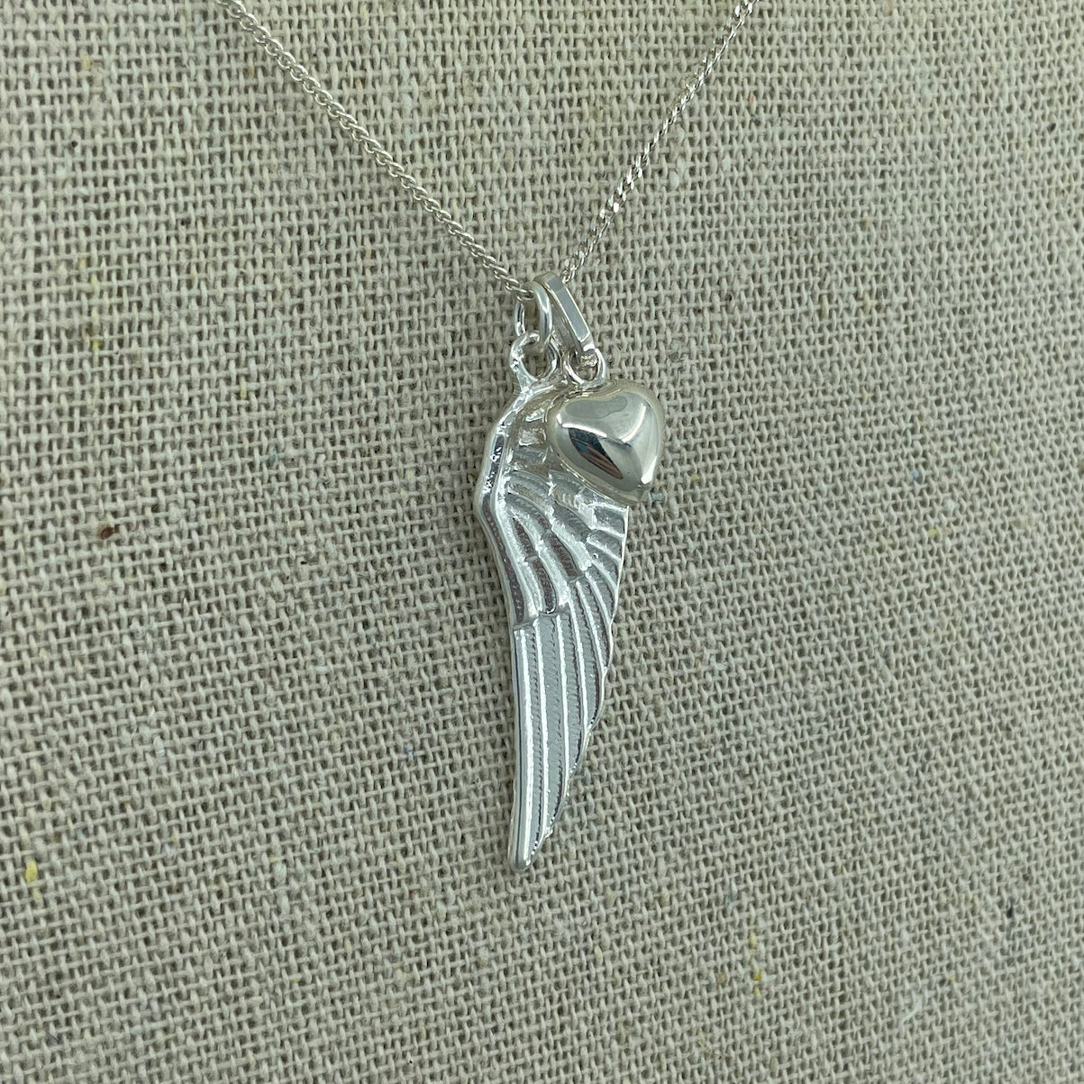 Collar Ala de Ángel, Corazon 3D y Cadena de Plata.