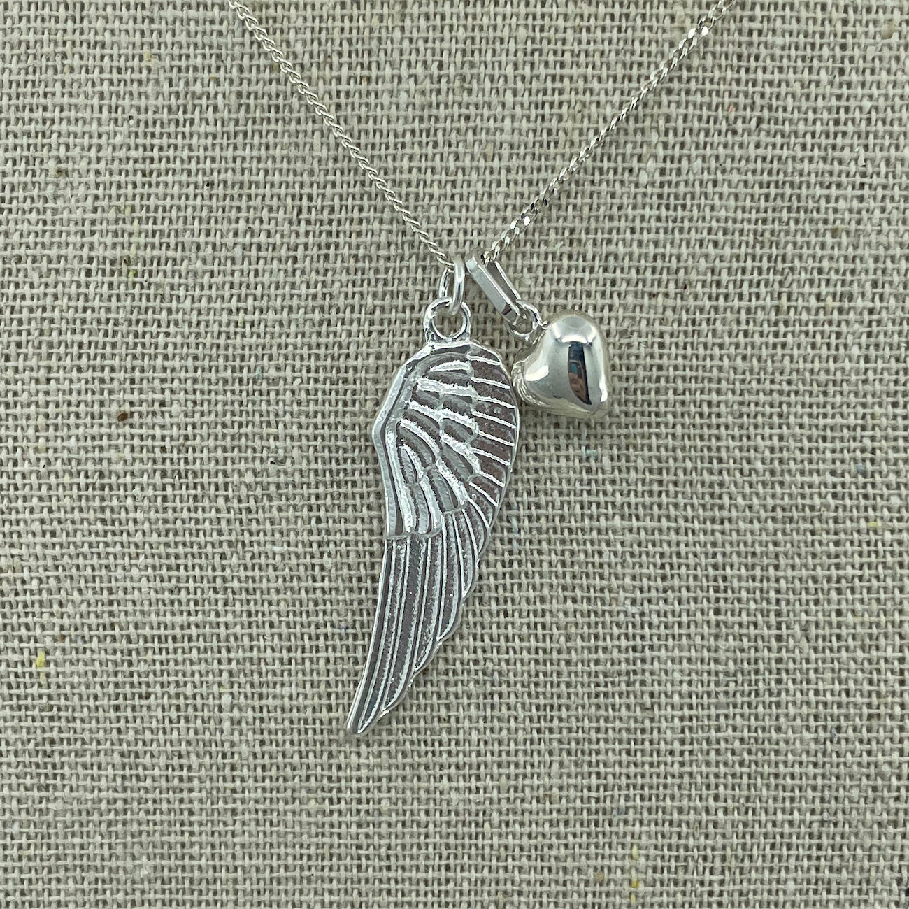Collar Ala de Ángel, Corazon 3D y Cadena de Plata.