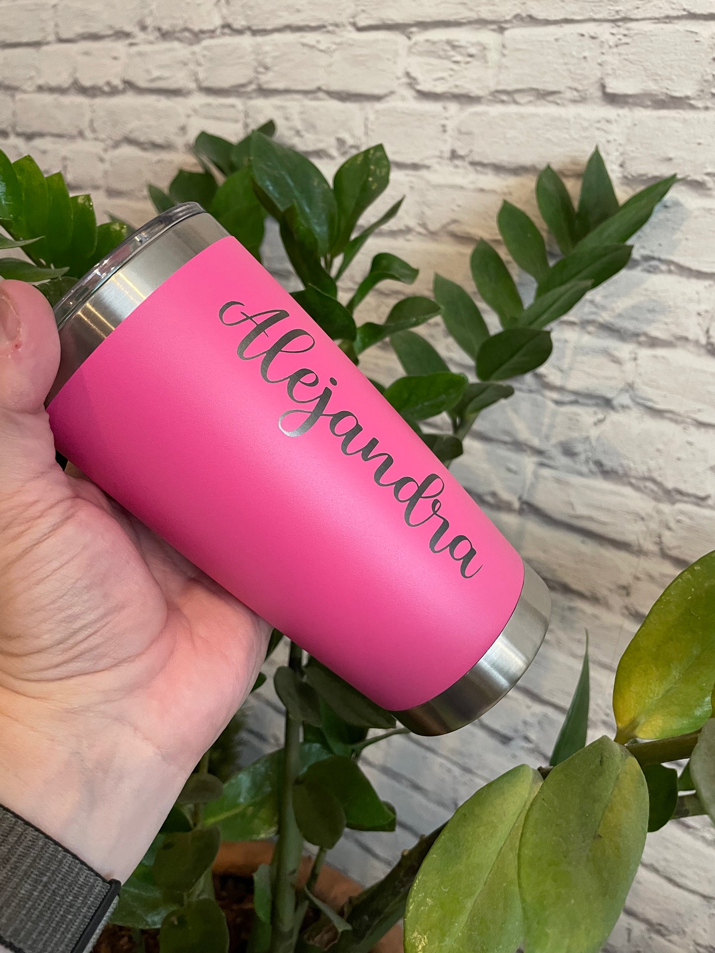 Z. Termo de 20 Onzas con grabado láser personalizado.