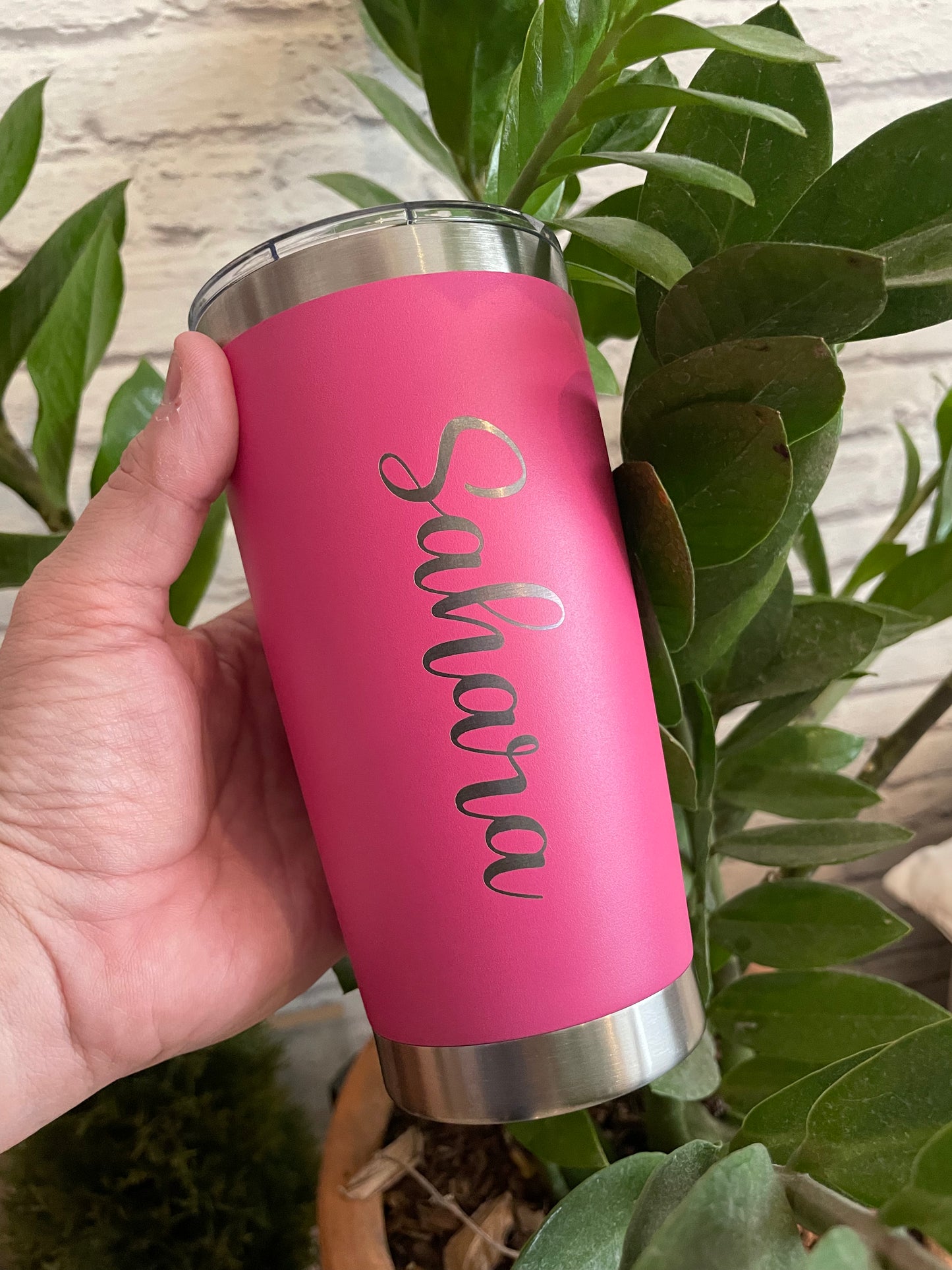 Z. Termo de 20 Onzas con grabado láser personalizado.