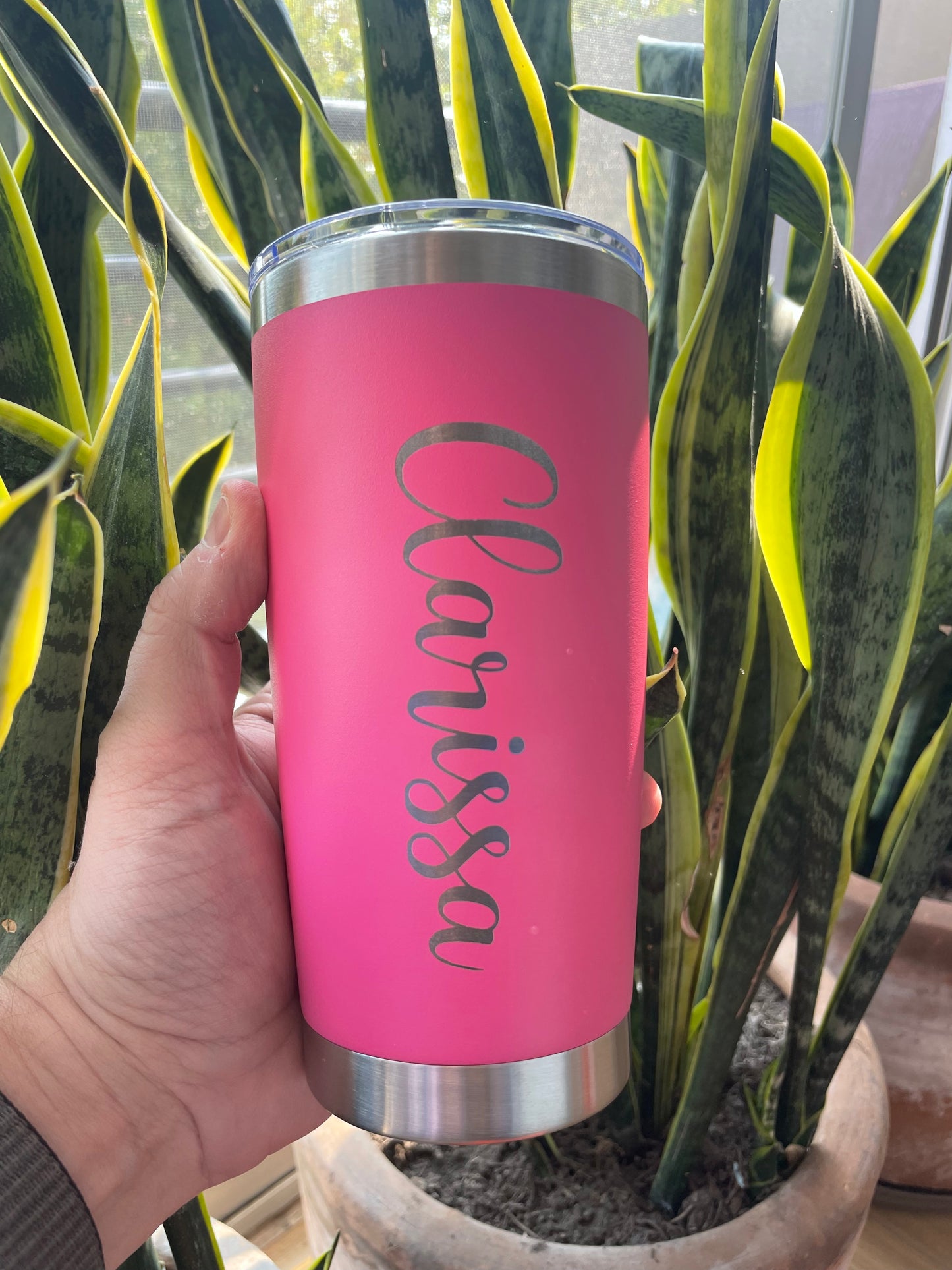 Z. Termo de 20 Onzas con grabado láser personalizado.