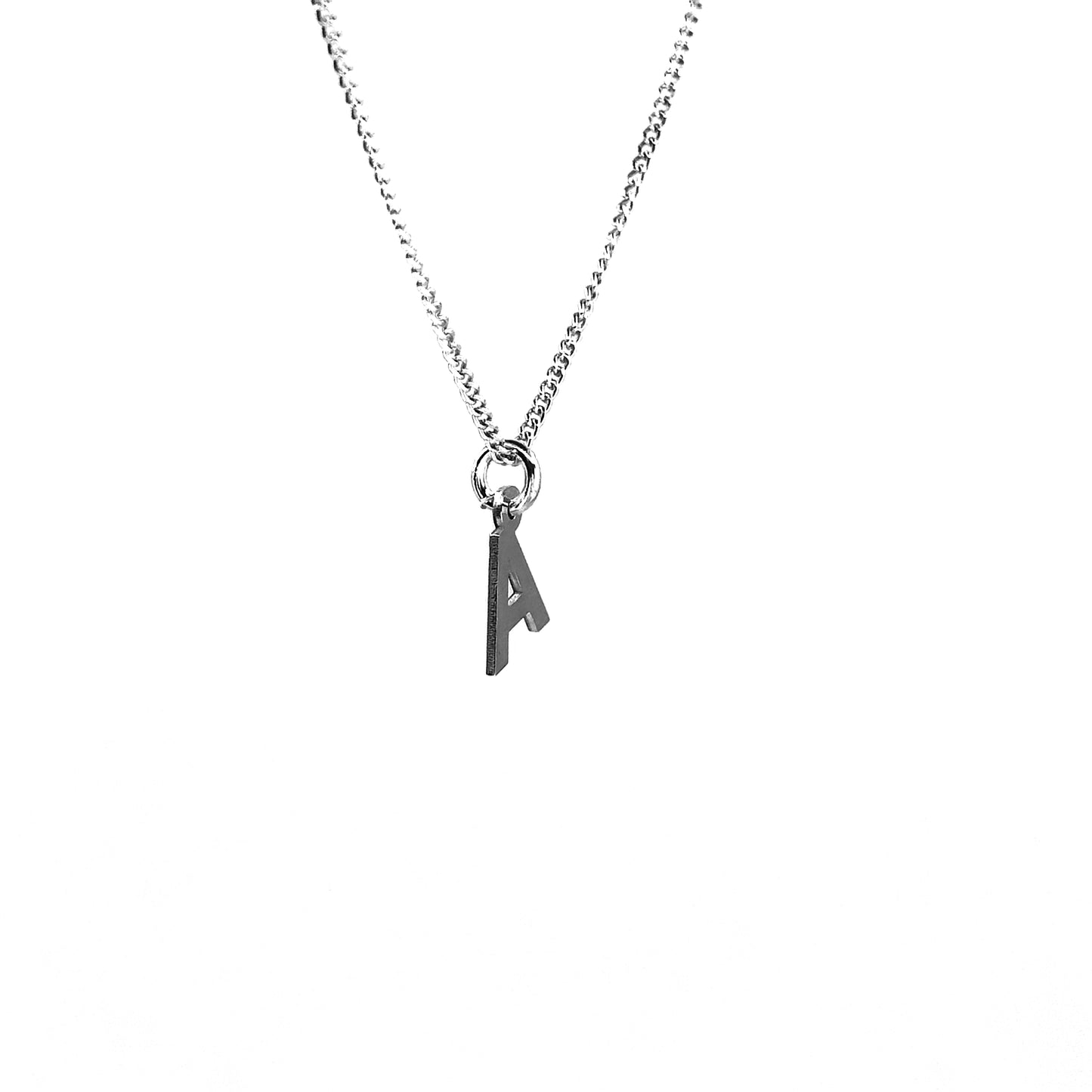 Dije Letra Plana y Cadena de Plata.