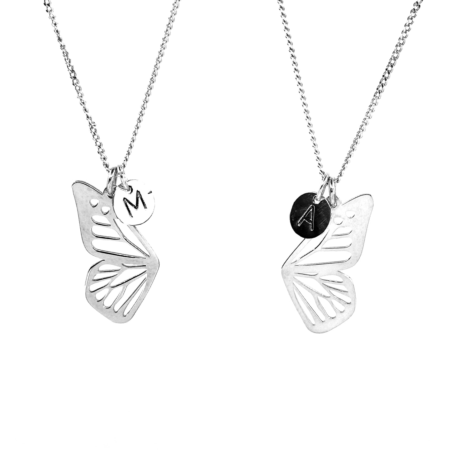 Dije Ala de Mariposa con Letra y Cadena de Plata.